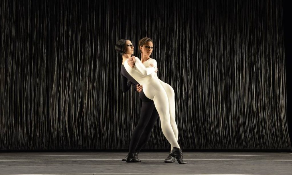 filarmônica de L.A tem balé criado por grupo corpo