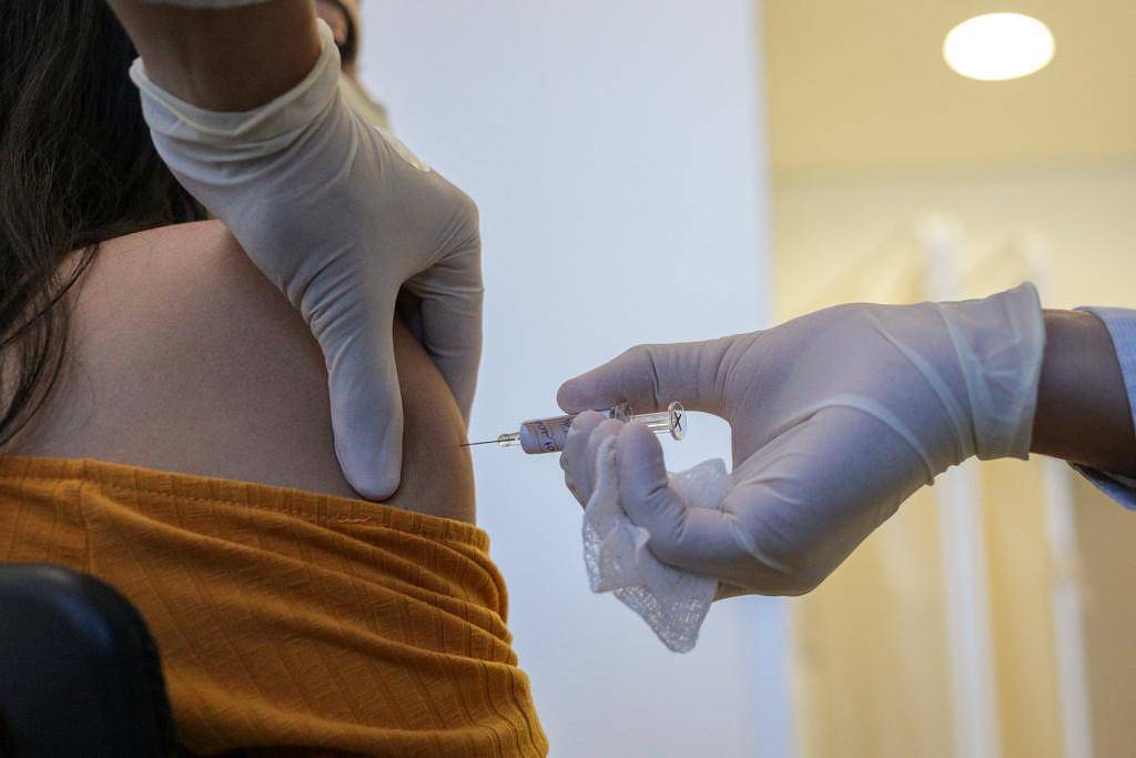testes da vacina coronavac são retomados, afirma anvisa