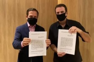 Governo de SP e RJ assinam termo de cooperação para compra da Coronavac
