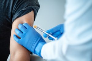 Acordo Covax: Anvisa discute regulamentação para importar vacinas