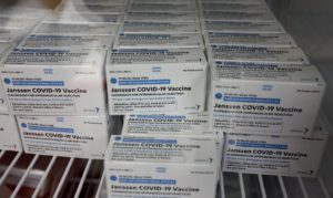 Anvisa certifica vacinas Janssen e Sputnik V