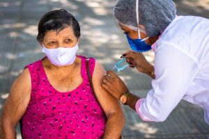 Cabo de Santo Agostinho começa a vacinar idosos com mais de 73 anos