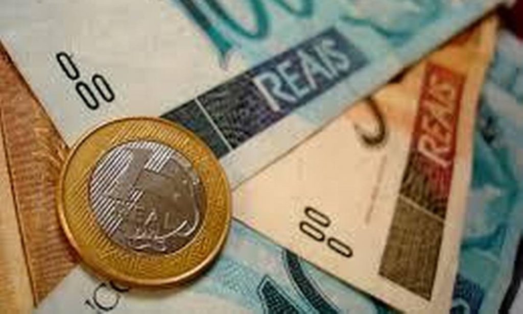 expectativa para inflação segundo o focus, ela se aproxima de 4%