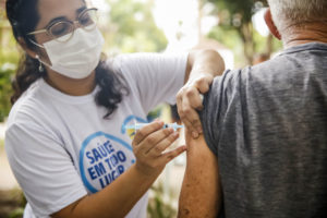 Vacinação da gripe no Recife: trabalhadores da saúde serão vacinados