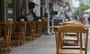 Pernambuco permite abertura de bares e restaurantes aos finais de semana