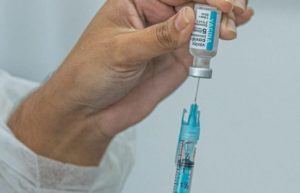 Quarta dose para pessoas em abrigos: Recife realiza aplicação