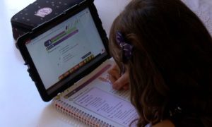 Rede pública de Pernambuco beneficia alunos com chips para acessar a internet