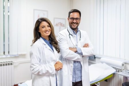 Mais Médicos: Recife recebe primeira turma do programa com 130 profissionais Mais Médicos: Recife recebe primeira turma do programa com 130 profissionais