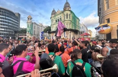 Carnaval 2024 pernambucano: Governo espera impacto de R$ 3 bilhões Carnaval 2024 pernambucano: Governo espera impacto de R$ 3 bilhões