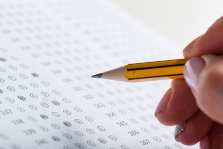 Concursos públicos em Pernambuco somam quase 1,9 mil vagas com salários de até R$ 10 mil Concursos públicos em Pernambuco somam quase 1,9 mil vagas com salários de até R$ 10 mil