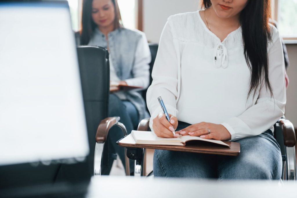 Senac abre 802 vagas gratuitas em cursos profissionalizantes em Pernambuco; inscrições vão até 17 de maio