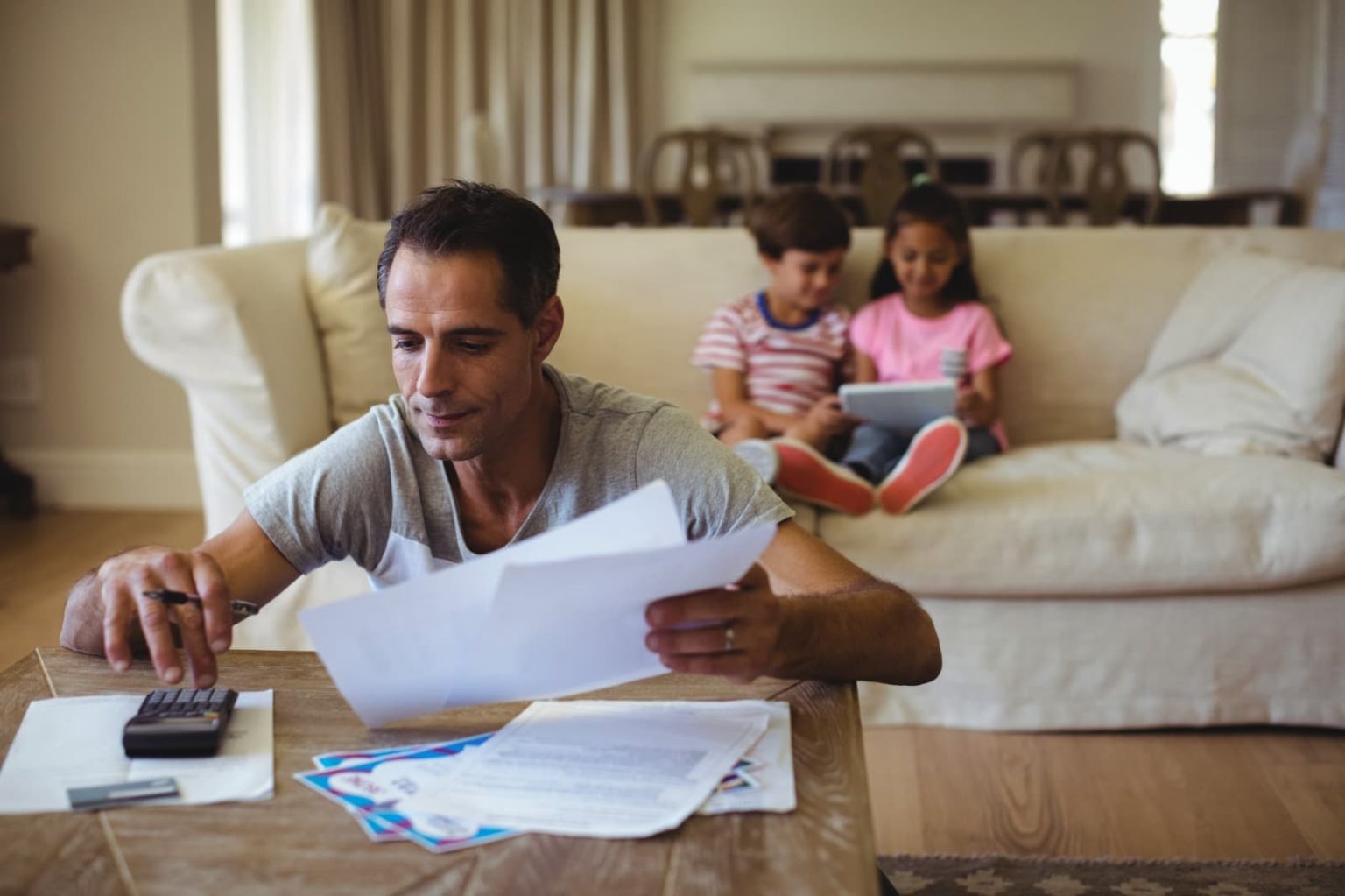 Bolsa Família e BPC seguem essenciais para milhões de famílias com renda até 70% menor, aponta IBGE Bolsa Família e BPC seguem essenciais para milhões de famílias com renda até 70% menor, aponta IBGE