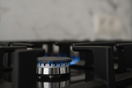 Gás do Povo amplia acesso ao gás de cozinha e beneficia milhões de famílias na Bahia