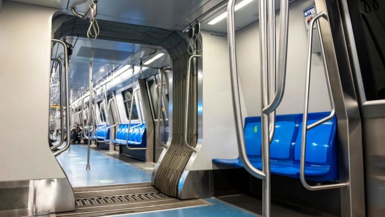 Linha Sul do Metrô do Recife retoma operação após sete horas de paralisação por falta de trens Linha Sul do Metrô do Recife retoma operação após sete horas de paralisação por falta de trens