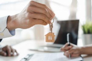 Vendas de imóveis avançam 5,3% mesmo com Selic em 14% ao ano Vendas de imóveis avançam 5,3% mesmo com Selic em 14% ao ano