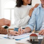 Mercado imobiliário dos EUA tem queda nas compras à vista em 2026