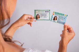 Moradores de Fernando de Noronha podem emitir nova identidade sem sair da ilha Moradores de Fernando de Noronha podem emitir nova identidade sem sair da ilha