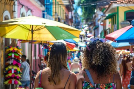 Olinda inicia prévias de carnaval com desfile da Pitombeira dos Quatro Cantos Olinda inicia prévias de carnaval com desfile da Pitombeira dos Quatro Cantos