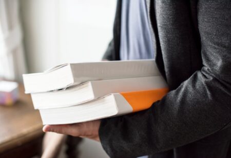 Oito livros de contabilidade que ajudam a entender as finanças e os negócios